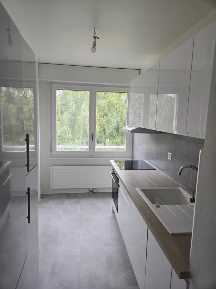 Appartement de 3 pièces au 3ème étage situé à Grand Saconnex 1218