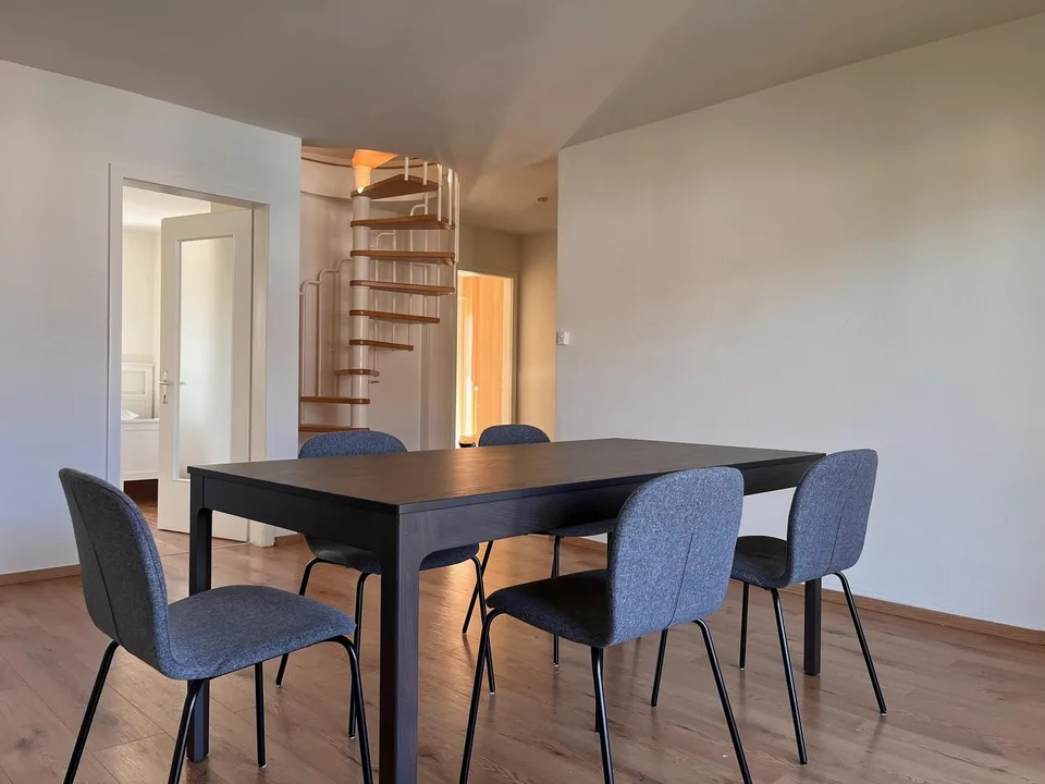 Möbliertes Zimmer in gepflegter 5er WG