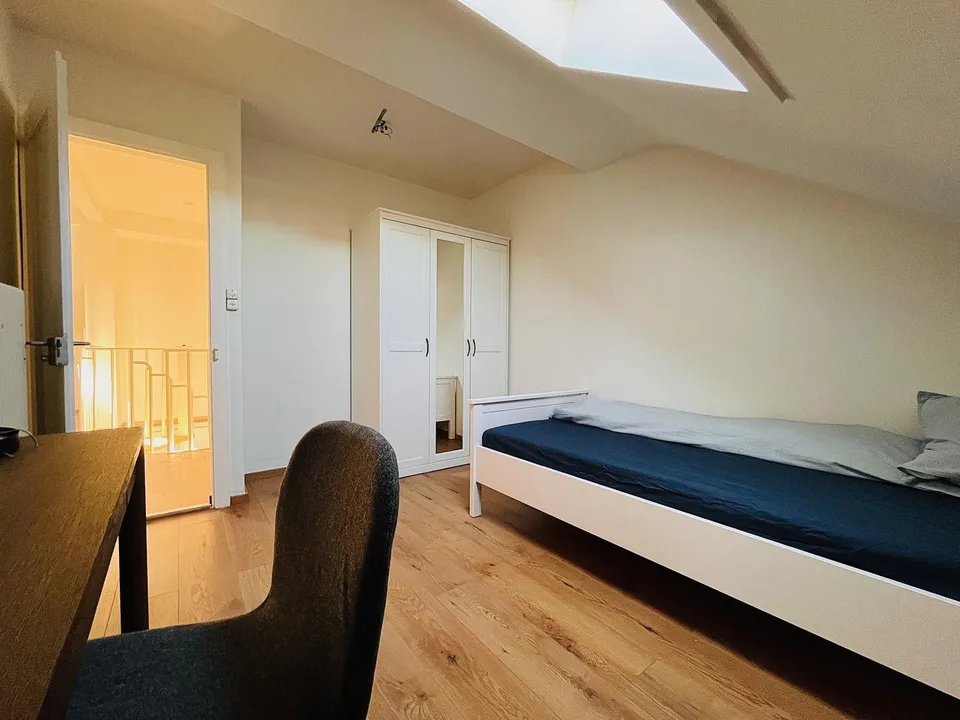 Möbliertes Zimmer in gepflegter 5er WG