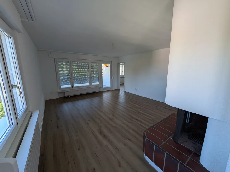Grosszügige 5.5-Zimmerwohnung mit Garten in Einfamilienhaus
