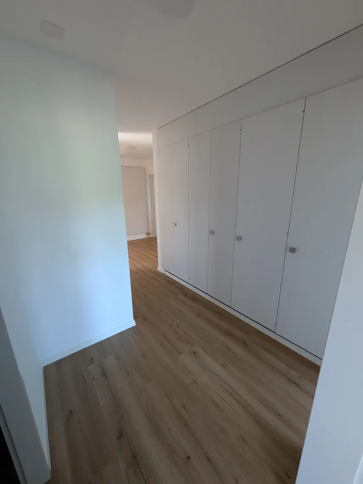 Grosszügige 5.5-Zimmerwohnung mit Garten in Einfamilienhaus