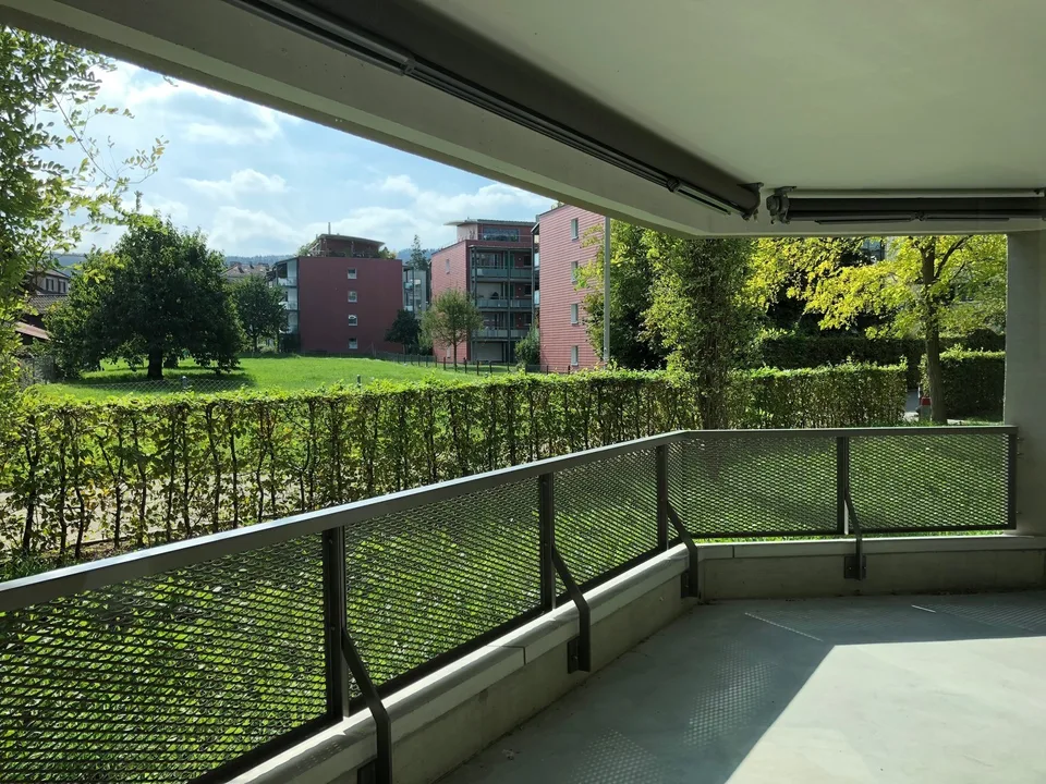 Minergie Flat in Lindenplatz with Private Parking, 50-100 meters to Everything!