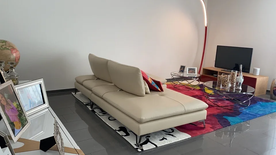 Minergie Flat in Lindenplatz with Private Parking, 50-100 meters to Everything!