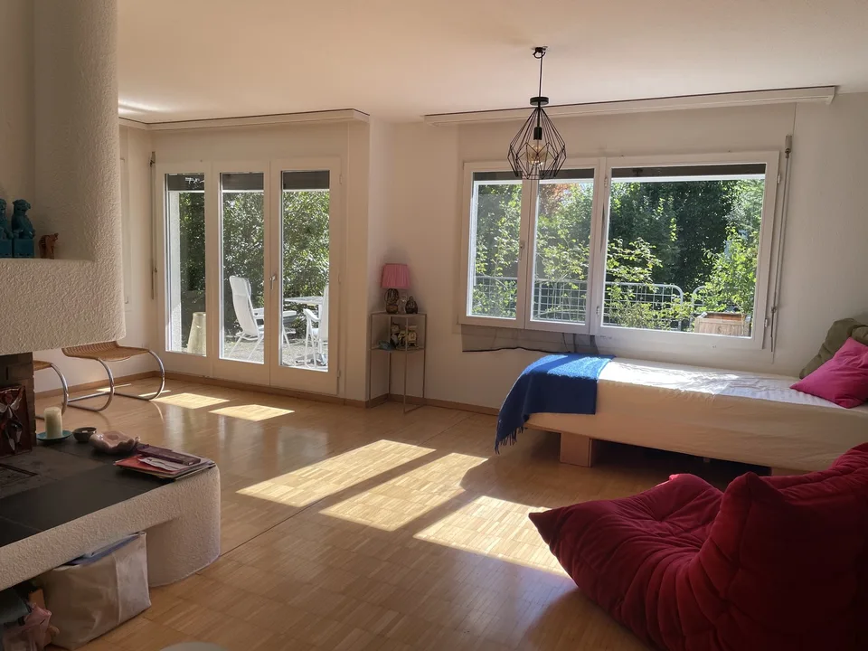 Cheminée, Badewanne mit Fenster, Terrasse & Garten in Küsnacht