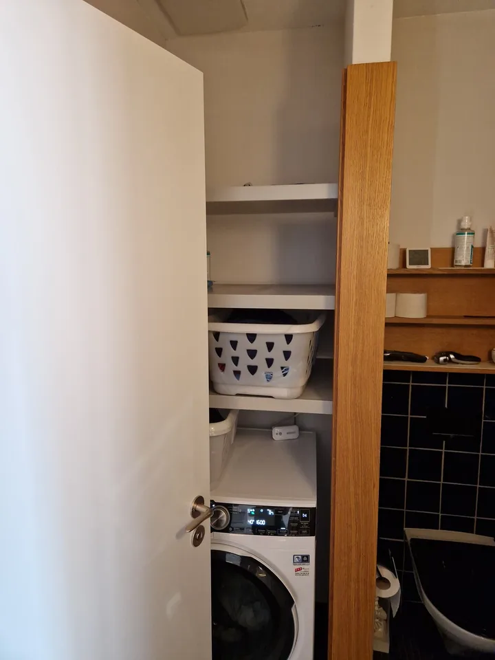 Grosse, moderne 2.5er mit Kühlung