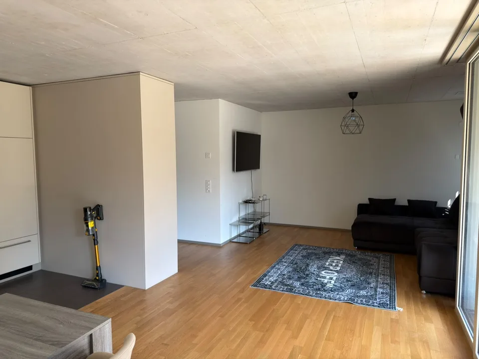 2.5-Room Furnished Apartment, Kloten – Available Immediately (Furniture Purchase Required)