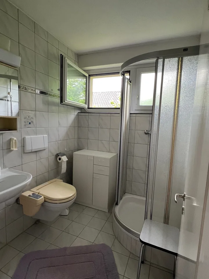 WG-Zimmer, 15 m2 in Einfamilienhaus, Oberwinterthur, vorläufig befristet bis August 2027
