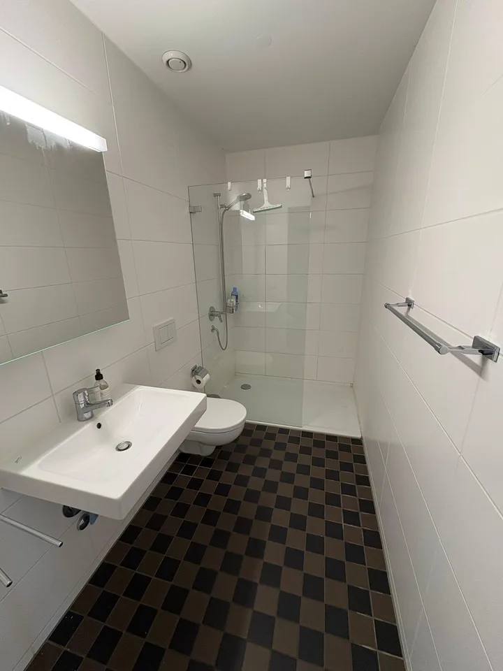 Room in shared apartment, Turbinenstrasse 31