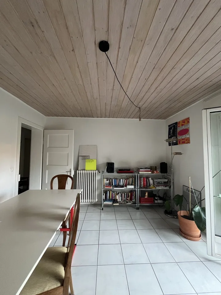 Bright room in a 3.5-room shared apartment in Zurich (Kreis 4)