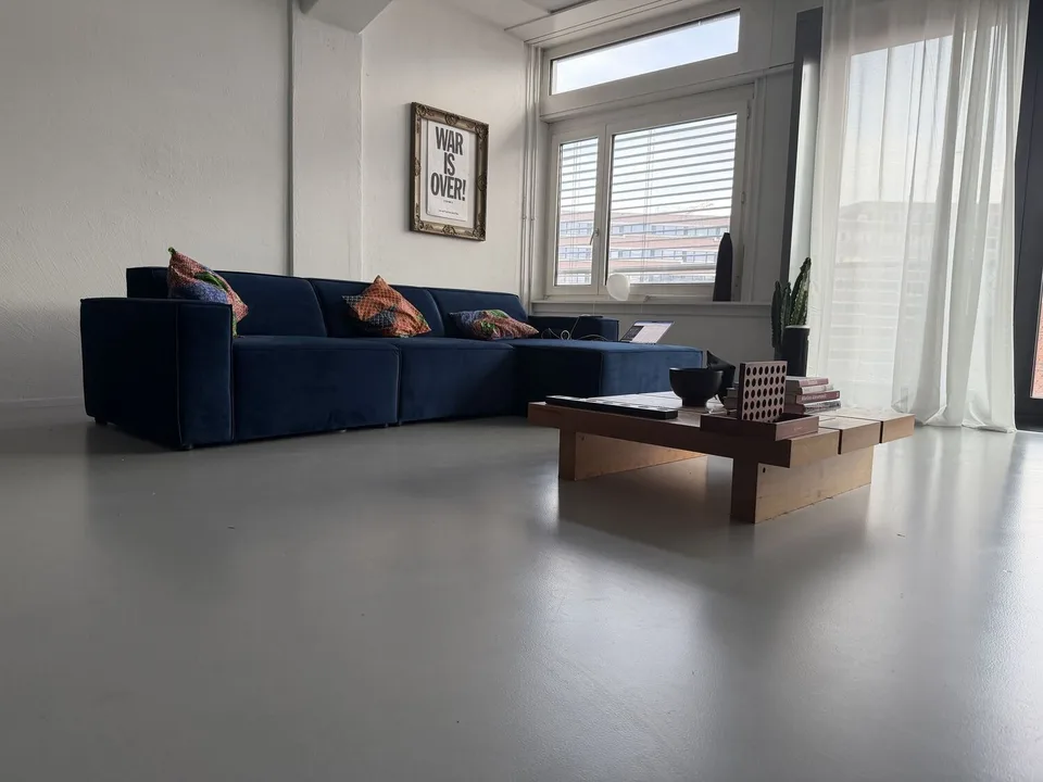 Modern 2.5-Room Loft near Sihl City, Zürich – 3-Month Sublet