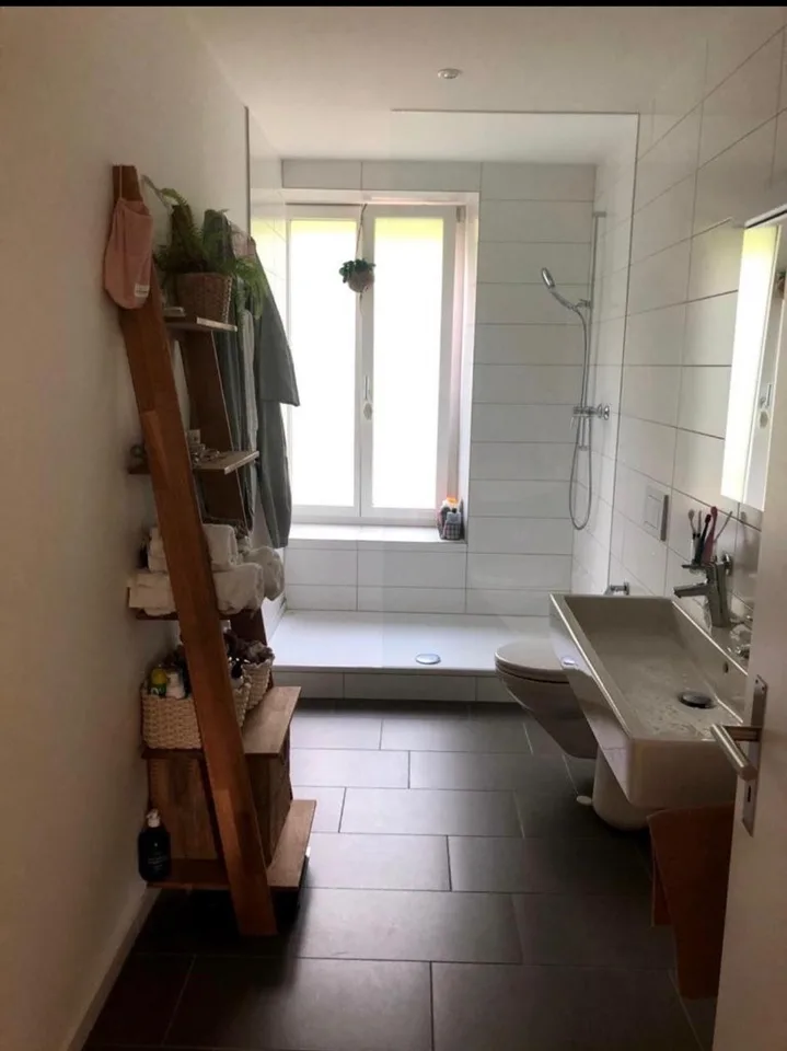 2 1/2 Zimmer-Wohnung mit zusätzlichem Ankleide-/Schrankzimmer