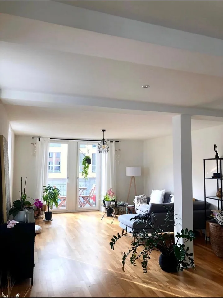 2 1/2 Zimmer-Wohnung mit zusätzlichem Ankleide-/Schrankzimmer