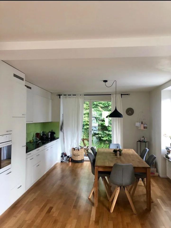 2 1/2 Zimmer-Wohnung mit zusätzlichem Ankleide-/Schrankzimmer