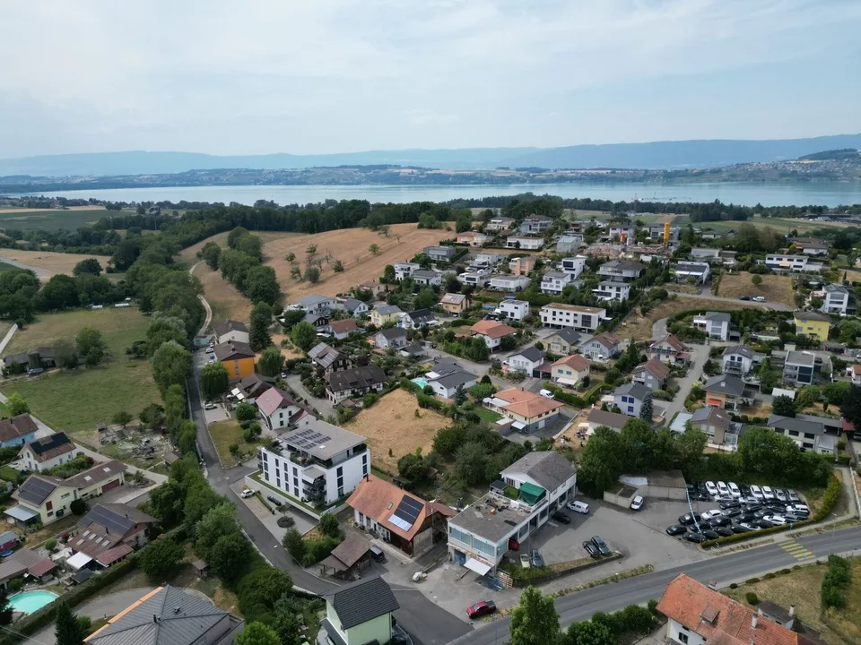 Mehrfamilienhaus mit Bauland an attraktiver Lage