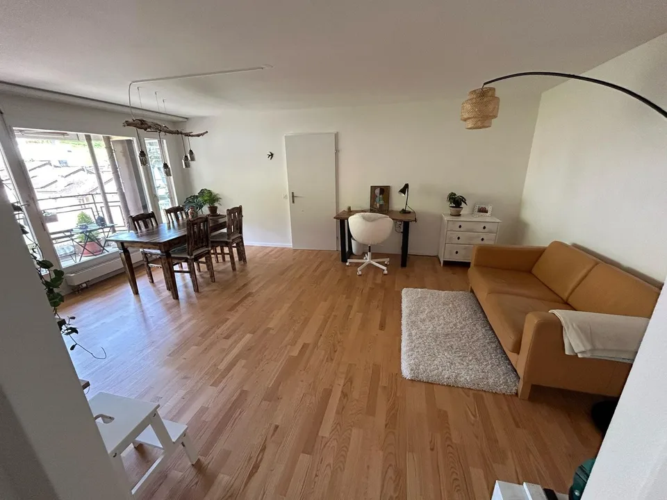 Schöne, sonnige 4 Zimmerwohnung