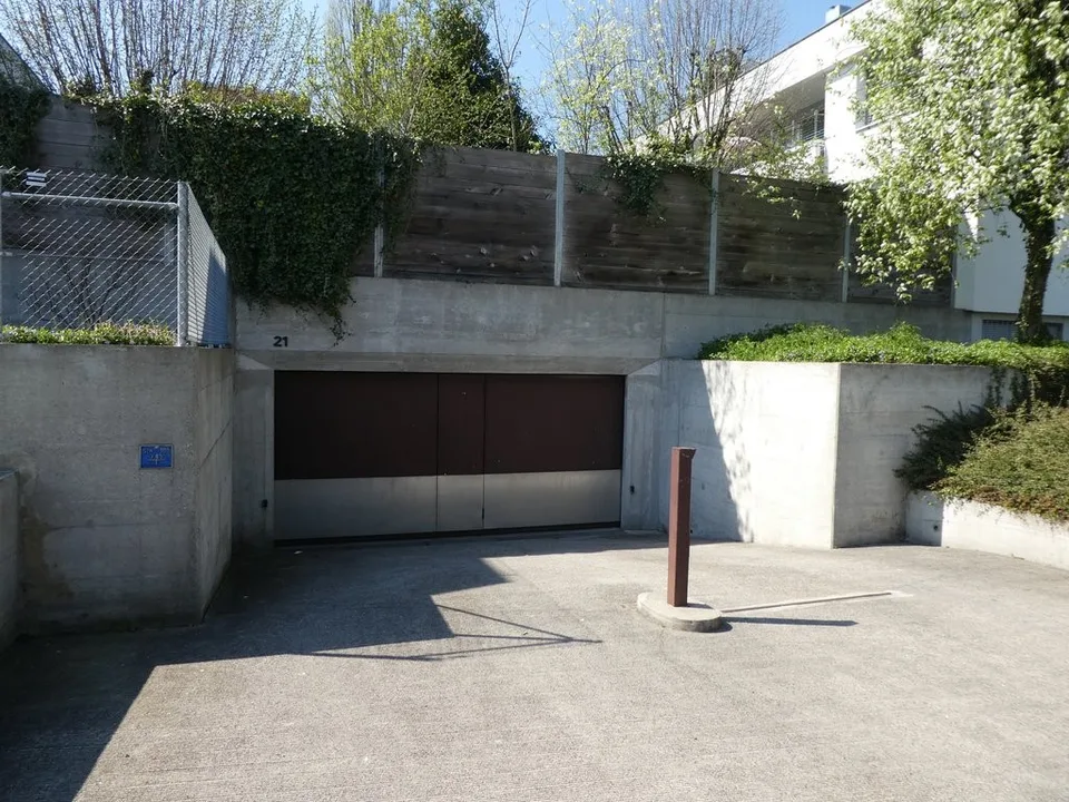Einstellplatz in Bottmingen zu vermieten