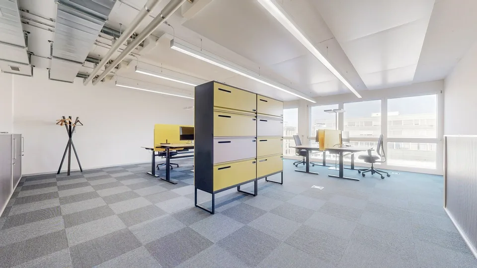 Moderne, lichtdurchflutete Bürofläche an zentraler Lage