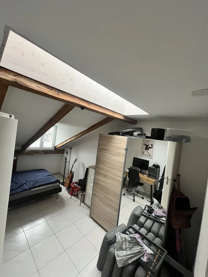 Helles WG-Zimmer mit Dachterasse