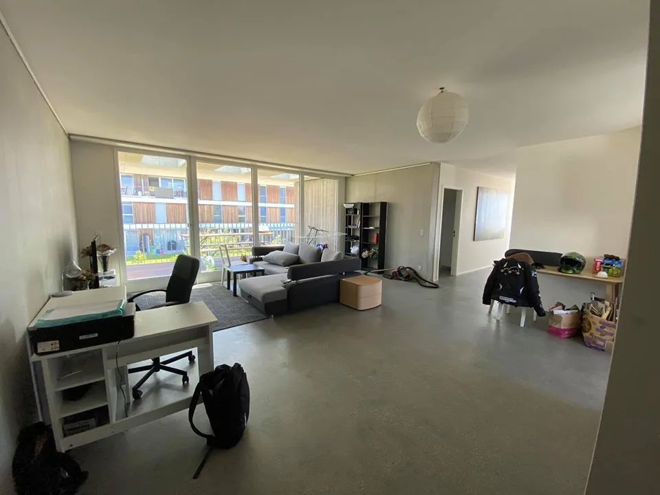 Grande chambre dans une super coloc au nord de Lausanne