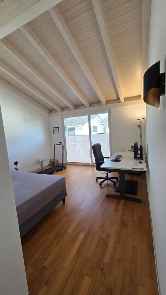 Grosse 4.5-Zimmer-Dachwohnung mit Terrasse in Gurmels