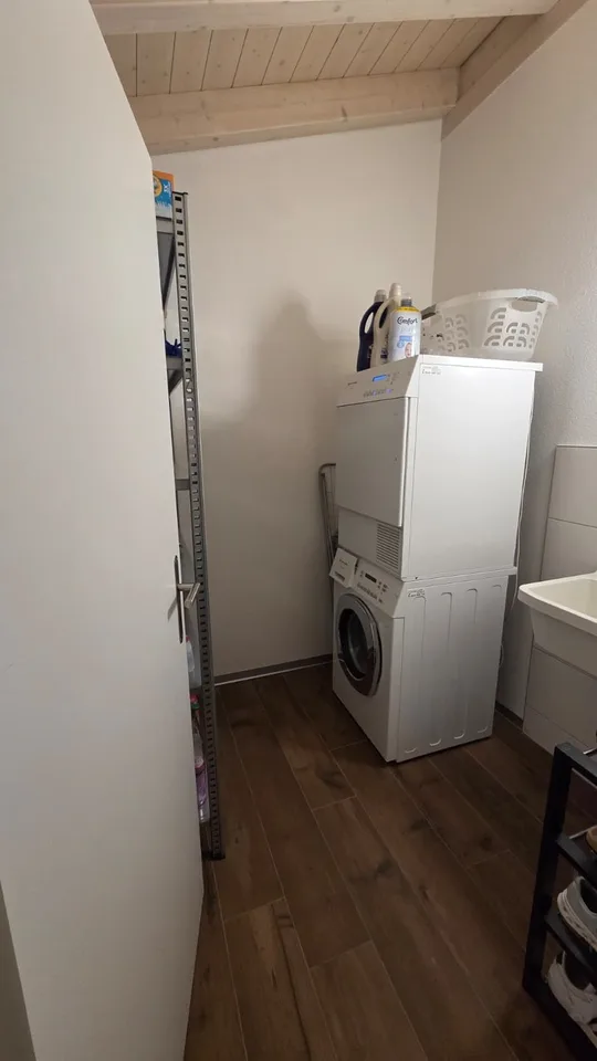 Grosse 4.5-Zimmer-Dachwohnung mit Terrasse in Gurmels