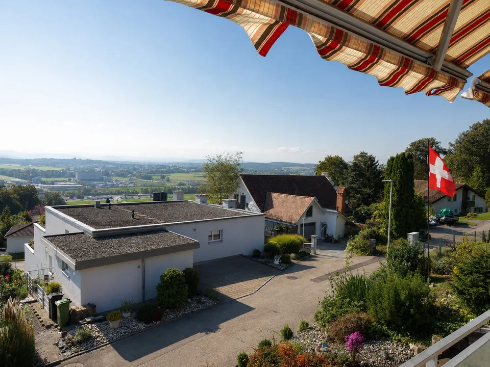 Möbliertes 5.5-Zimmer-Einfamilienhaus mit Weitsicht – Ausbau nach Absprache