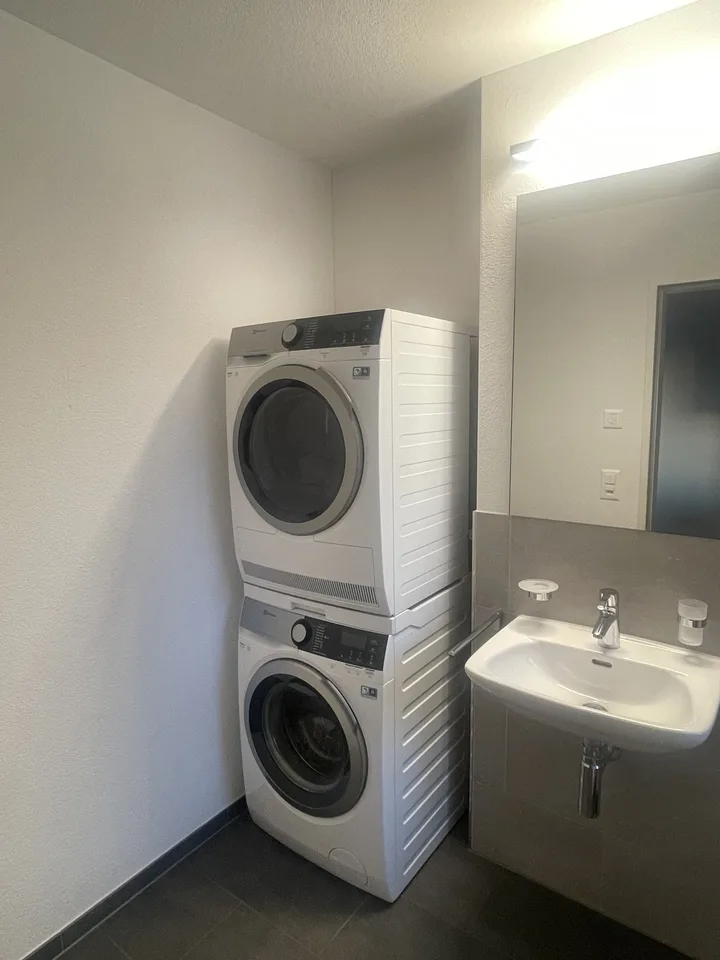 Nachmieter für moderne, lichtdurchflutete 3.5-Zimmer-Wohnung in Laupen (ZH) gesucht