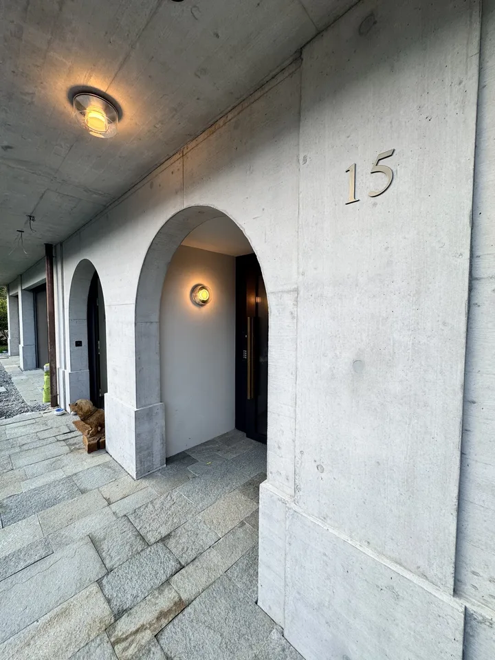 Newly built, first-occupancy 2.5-room attic apartment in Muttenz