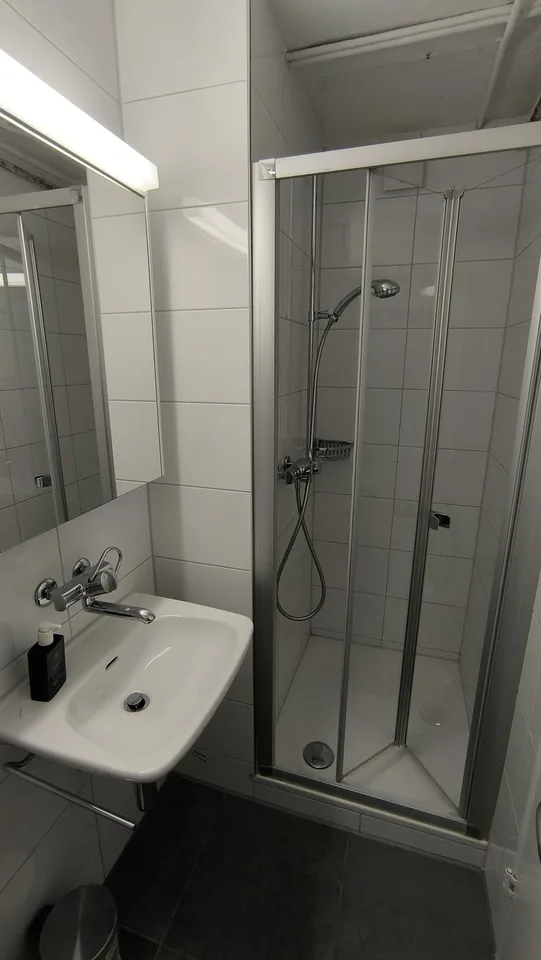 Helles Studio mit separatem Eingang in Einfamilienhaus