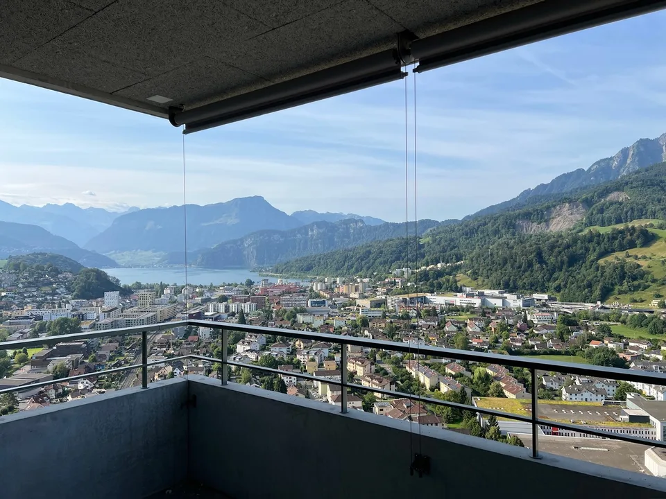 68 m² mit Seesicht 28. Stock Erstvermietung mit Einstellplatz