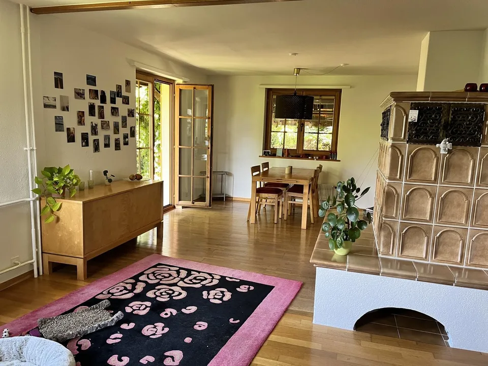 Grosses Dachzimmer / Spacious Attic Room