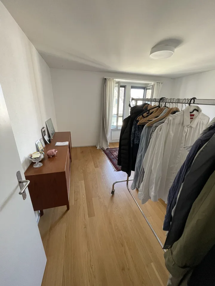 Befristet, Zimmer in 4er WG zu vermieten, Kreis 5