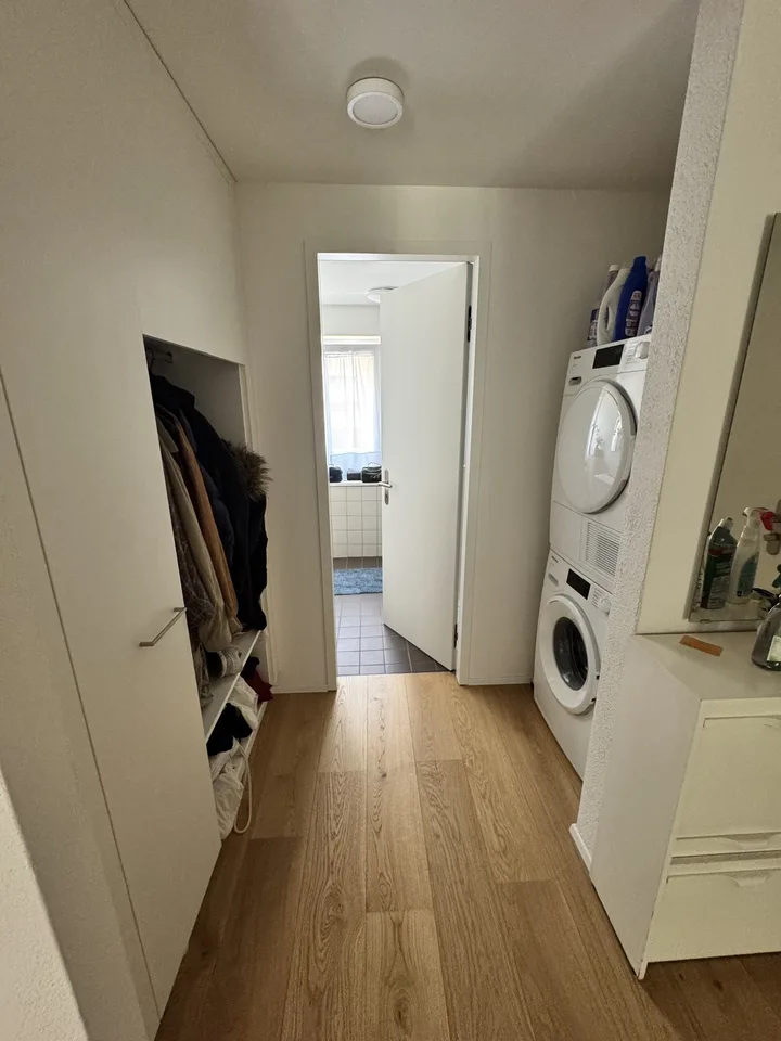 Spacious 2.5 apartment with terrace and cellar