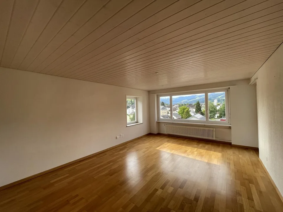 4-Zimmerwohnung mit 2 Balkon im 5. OG zu vermieten