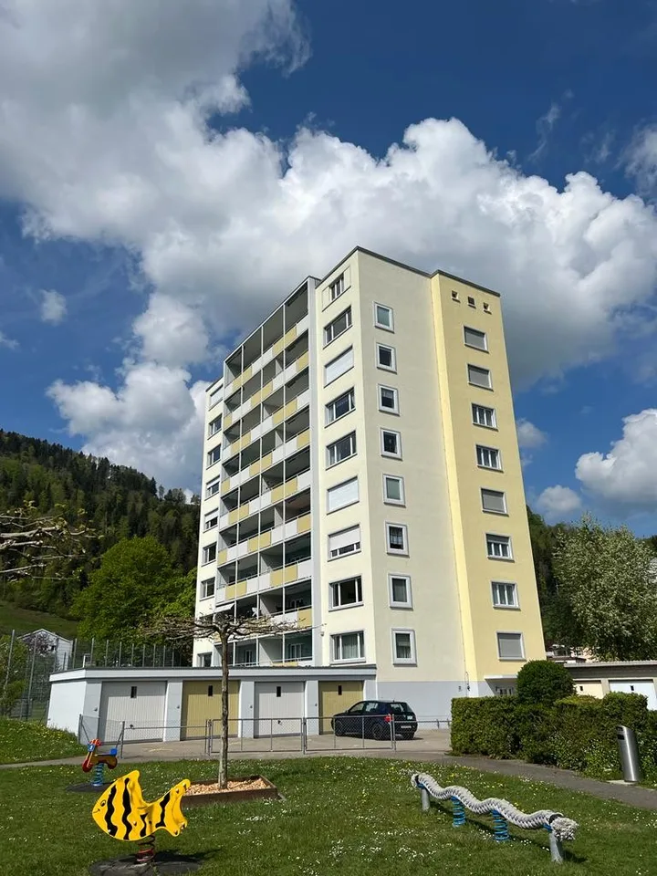 4-Zimmerwohnung mit 2 Balkon im 5. OG zu vermieten
