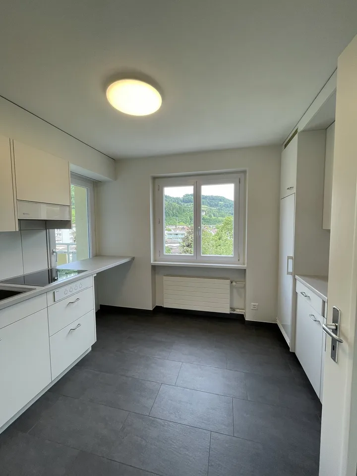 4-Zimmerwohnung mit 2 Balkon im 5. OG zu vermieten