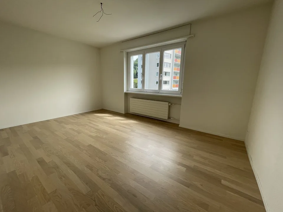 4-Zimmerwohnung mit 2 Balkon im 5. OG zu vermieten
