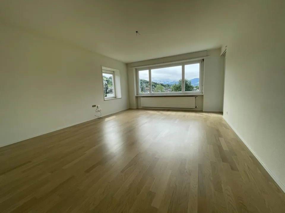 4-Zimmerwohnung mit 2 Balkon im 5. OG zu vermieten