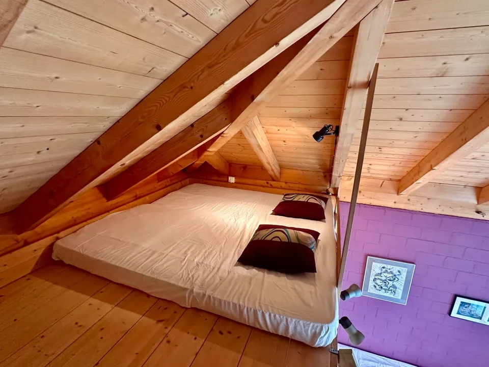 Appartement-maisonnette meublé pour famille avec jardin & maison d'hôtes