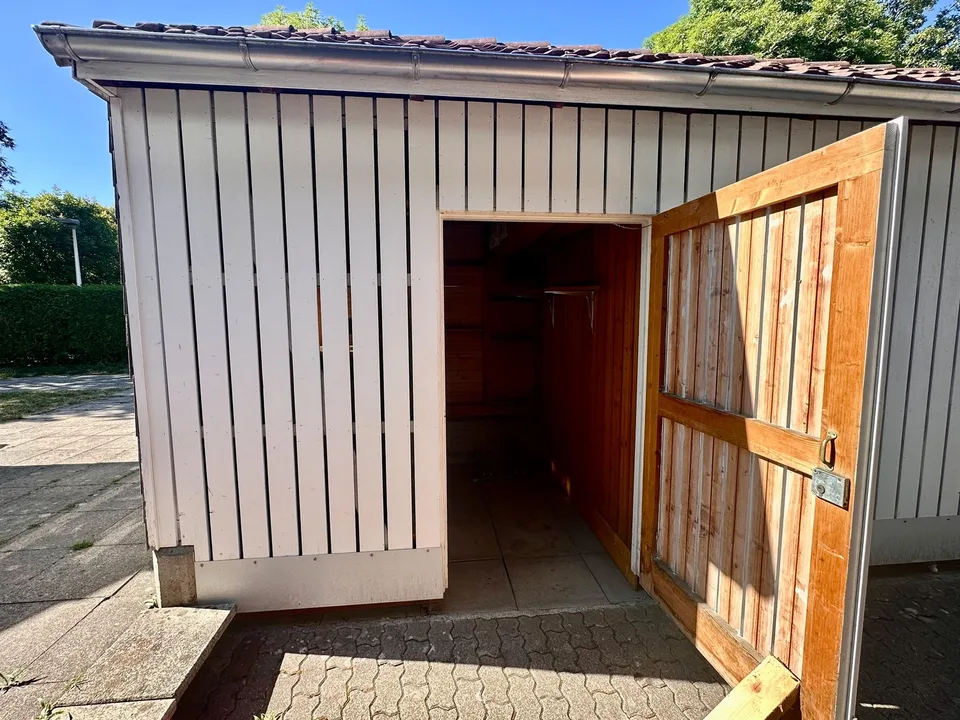 Appartement-maisonnette meublé pour famille avec jardin & maison d'hôtes