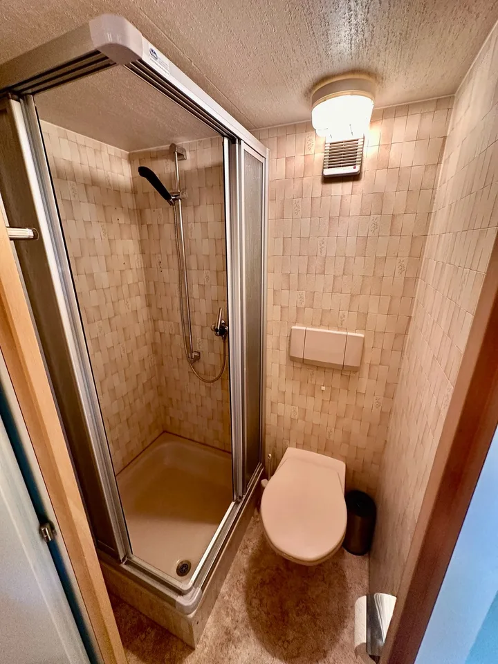 Appartement-maisonnette meublé pour famille avec jardin & maison d'hôtes