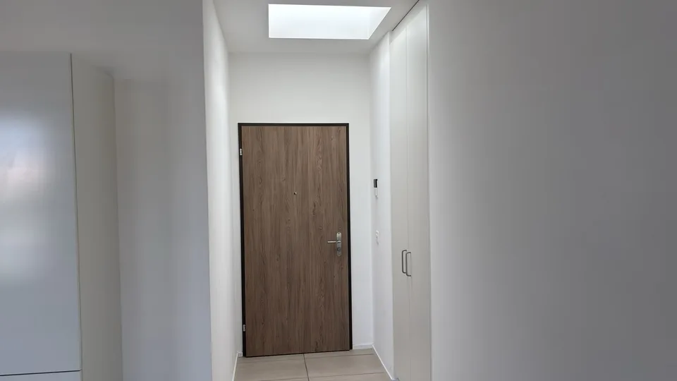 Appartement moderne 2.5 pièces, centre ville, tout équipé, 66m², balcon