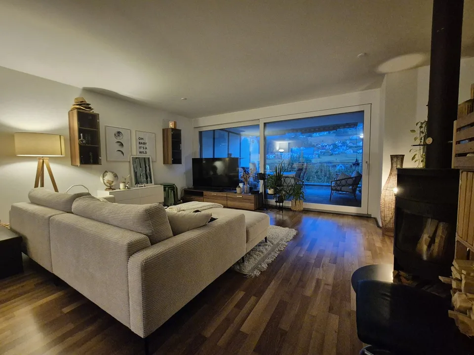 Grosszügige 3.5-Zimmerwohnung mit Balkon und Blick ins Grüne