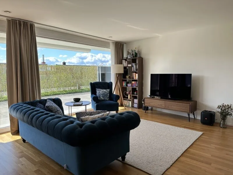 Möblierte 2.5-Zimmer-Wohnung & grosser Terrasse (Untermiete Apr-Sep)