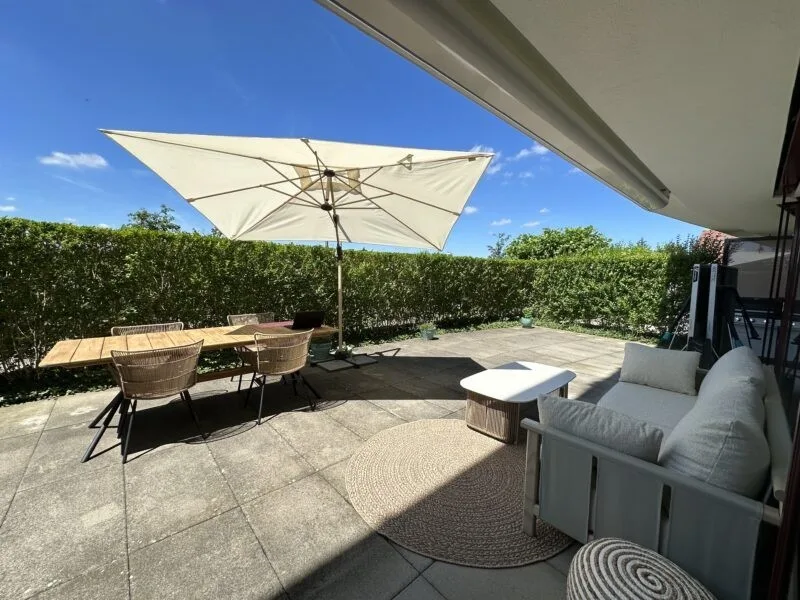 Möblierte 2.5-Zimmer-Wohnung & grosser Terrasse (Untermiete Apr-Sep)