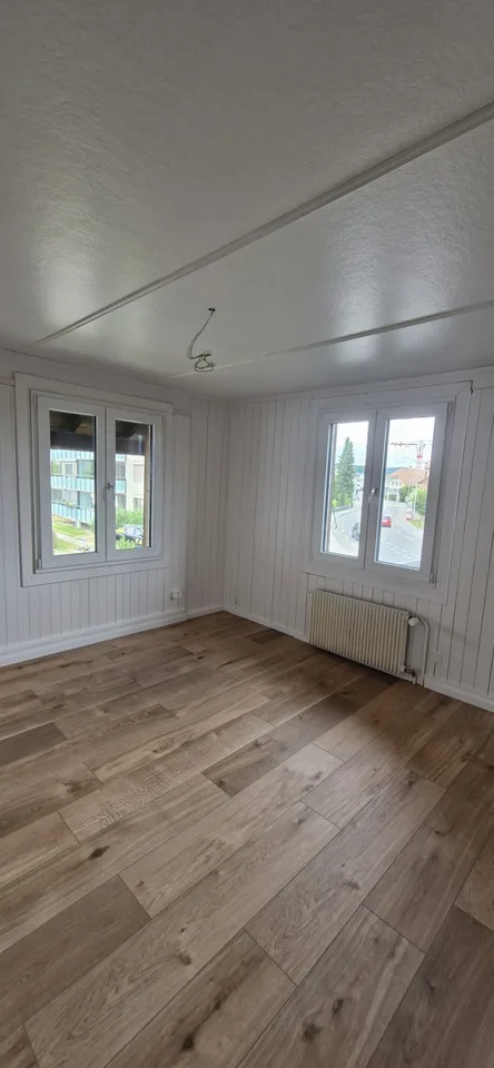 Charmante 4.5-Zimmer-Dachwohnung mit moderner Küche in Uetendorf