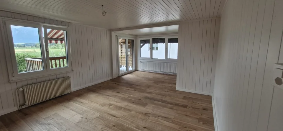 Charmante 4.5-Zimmer-Dachwohnung mit moderner Küche in Uetendorf
