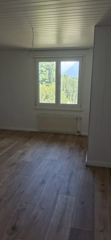 Charmante 4.5-Zimmer-Dachwohnung mit moderner Küche in Uetendorf