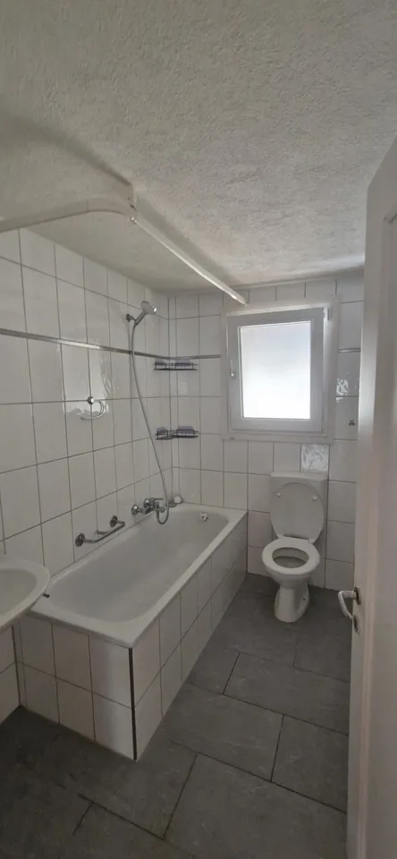 Charmante 4.5-Zimmer-Dachwohnung mit moderner Küche in Uetendorf