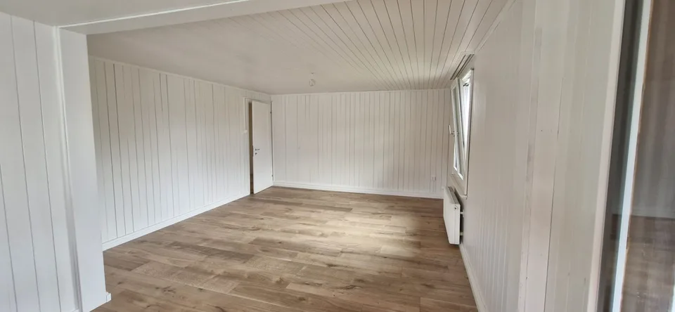 Charmante 4.5-Zimmer-Dachwohnung mit moderner Küche in Uetendorf